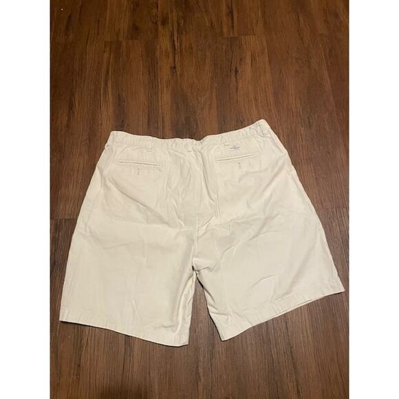 Vineyard Vines Men's Size 40 Khaki Shorts 100% Cotton - Picture 2 of 4
